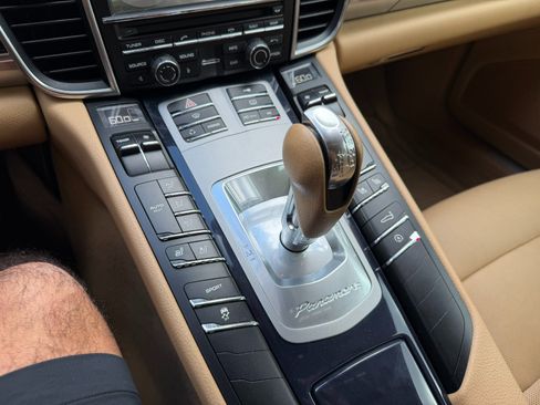 Used 2011 Porsche Panamera image 33