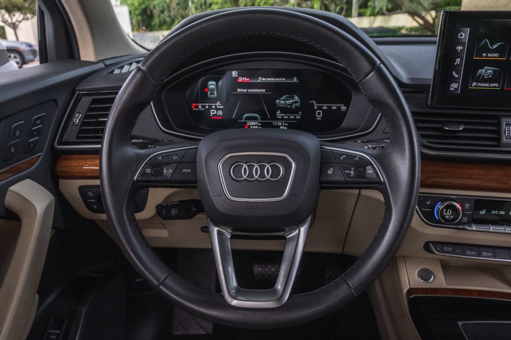 Used 2021 Audi Q5 2.0T Premium Plus w/ Premium Plus Package AWD/4WD image 16