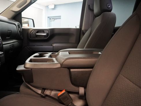 Used 2020 Chevrolet Silverado 1500 Custom w/ Custom Value Package image 7