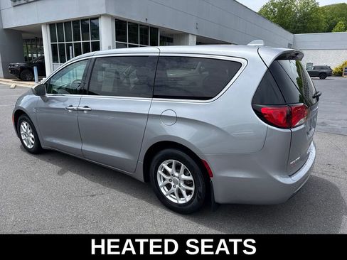 Used 2020 Chrysler Pacifica Touring FWD image 8