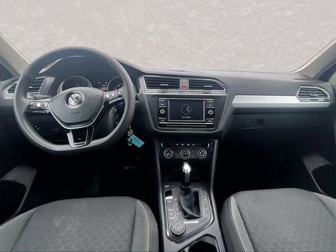 Used 2018 Volkswagen Tiguan S image 14