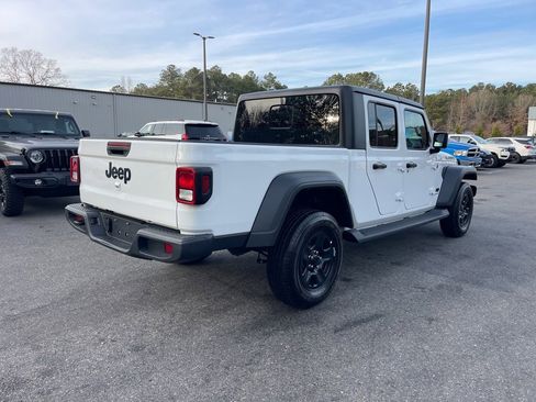 Used 2024 Jeep Gladiator Sport image 5