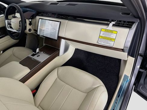 New 2026 Land Rover Range Rover SE AWD/4WD image 17