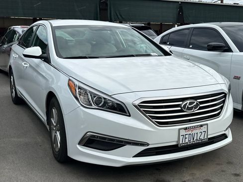 Used 2015 Hyundai Sonata SE FWD image 2