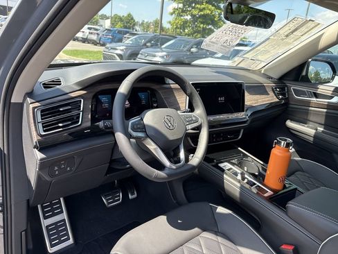 New 2025 Volkswagen Atlas SEL Premium R-Line image 10