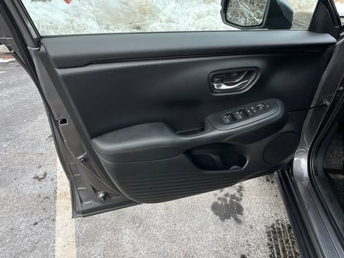 Used 2024 Honda HR-V LX image 11