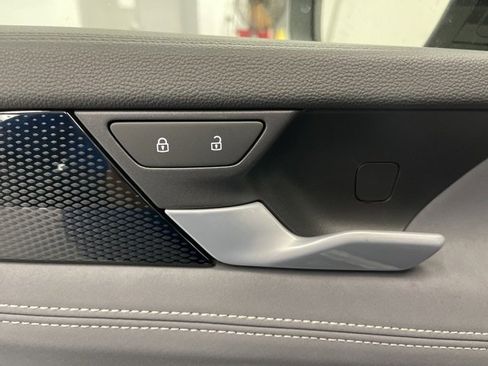 New 2025 Volkswagen Tiguan SE R-Line image 28