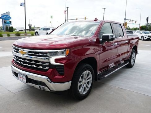 Used 2025 Chevrolet Silverado 1500 LTZ AWD/4WD image 31