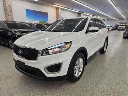 Used 2017 Kia Sorento LX w/ LX Convenience Package