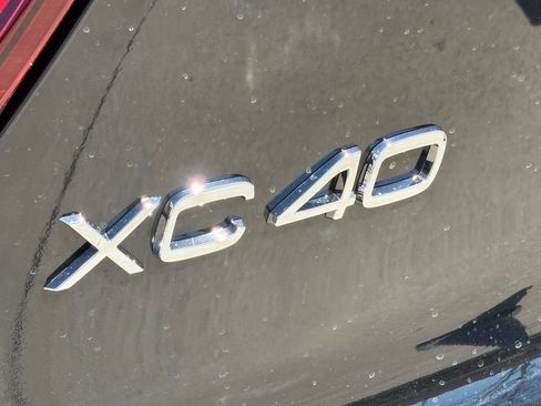 Certified 2023 Volvo XC40 B5 Plus w/ Protection Package Premier image 8