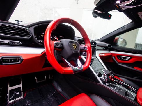 Used 2019 Lamborghini Urus AWD/4WD image 21