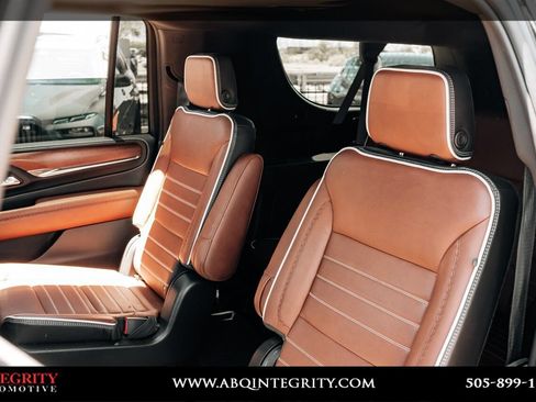 Used 2023 GMC Yukon XL Denali Ultimate AWD/4WD image 43