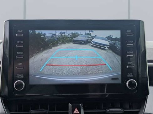 Used 2020 Toyota Corolla LE FWD image 19