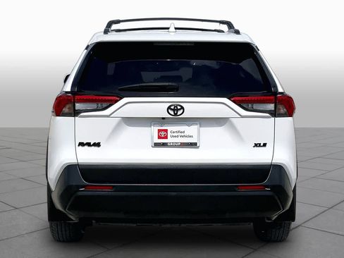 Certified 2023 Toyota RAV4 XLE w/ Convenience Package FWD image 5