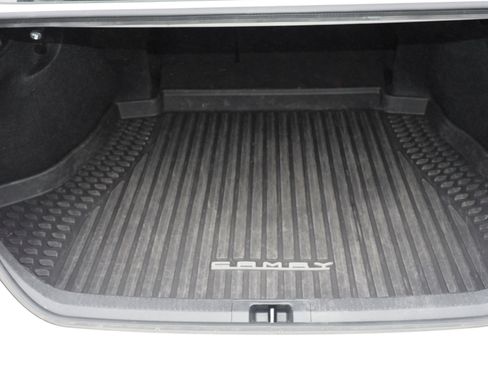 Used 2025 Toyota Camry SE image 15