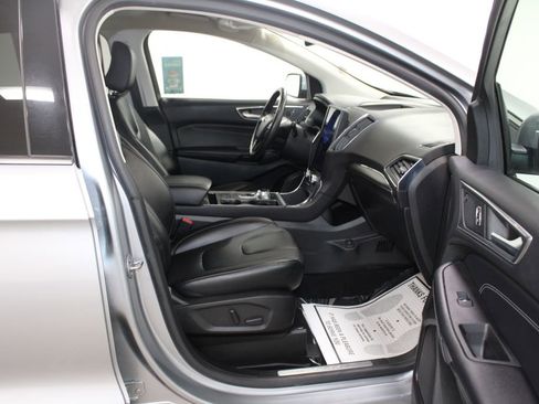 Used 2022 Ford Edge Titanium image 31