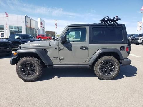 Used 2022 Jeep Wrangler Sport AWD/4WD image 9
