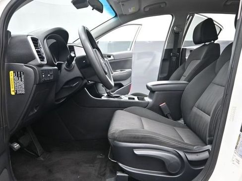 Used 2022 Kia Sportage LX FWD image 16