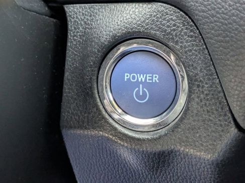 Used 2022 Toyota RAV4 XLE image 19