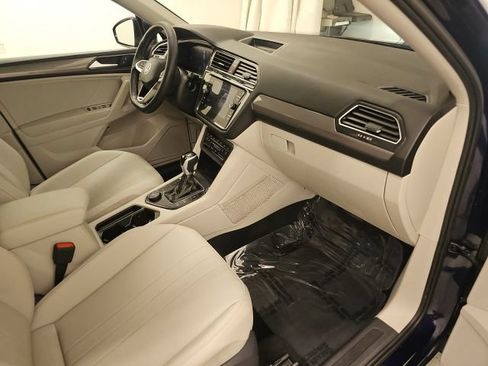 Used 2023 Volkswagen Tiguan SE w/ Panoramic Sunroof Package AWD/4WD image 36