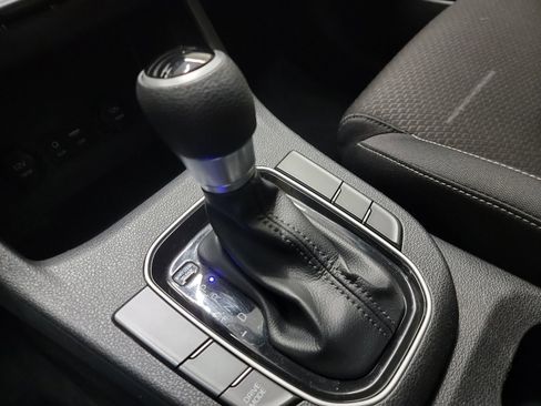 Used 2018 Hyundai Elantra GT image 26