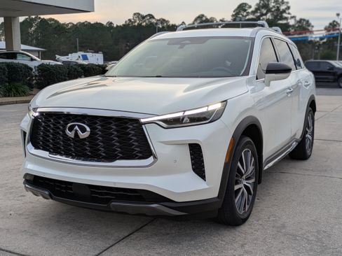 Used 2023 INFINITI QX60 Sensory w/ Vision Package image 2