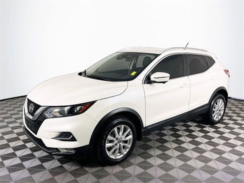 Used 2022 Nissan Rogue Sport SV w/ Technology Package image 4