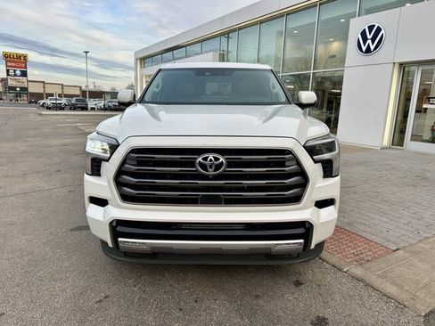 Used 2023 Toyota Sequoia Limited image 2