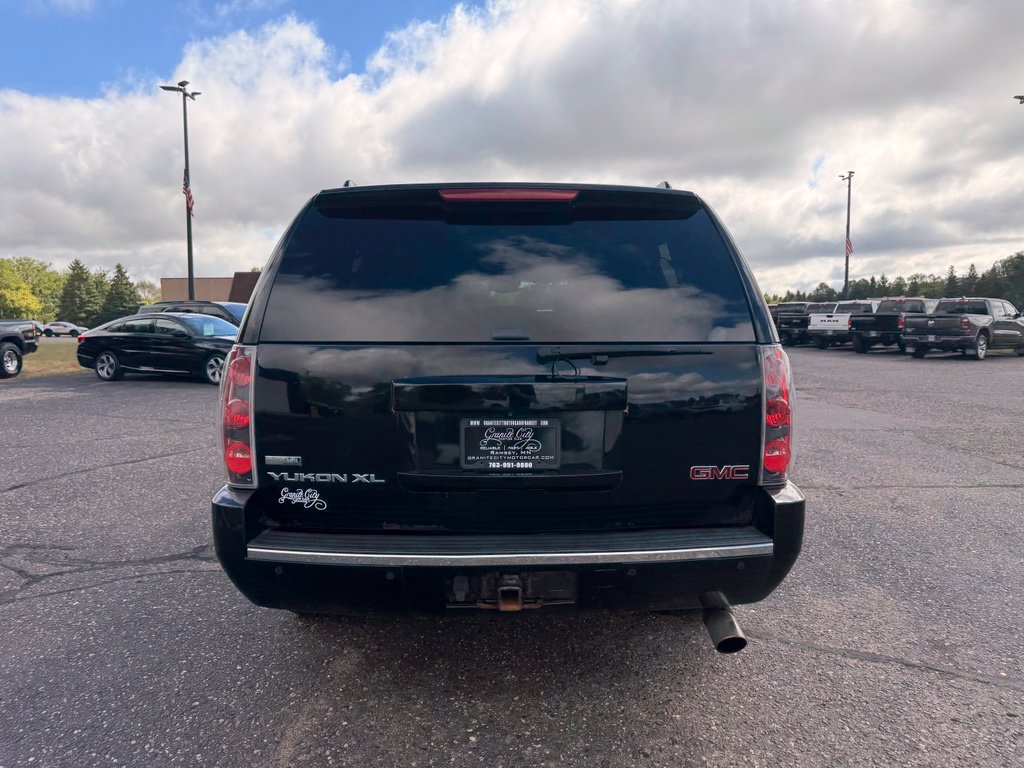 Used 2011 GMC Yukon XL Denali AWD/4WD image 6