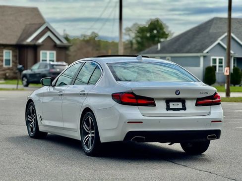 Used 2022 BMW 530i w/ Premium Package RWD image 8