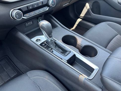 Used 2025 Nissan Altima 2.5 SV FWD image 41