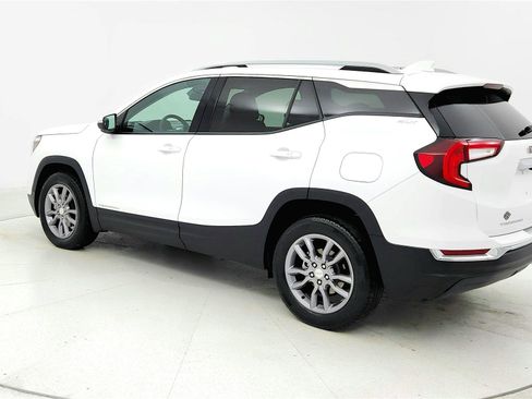 Used 2024 GMC Terrain SLT AWD/4WD image 3