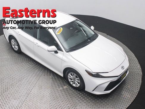 Used 2025 Toyota Camry LE FWD image 3