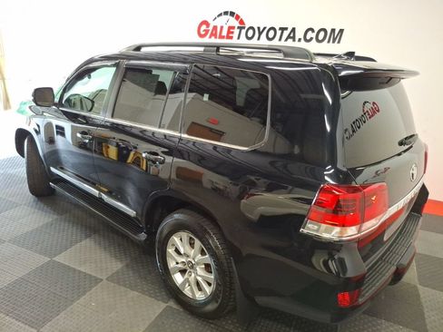 Used 2016 Toyota Land Cruiser AWD/4WD image 10