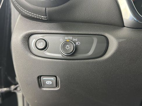 Used 2023 Chevrolet Blazer LT w/ Sound & Technology Package image 13