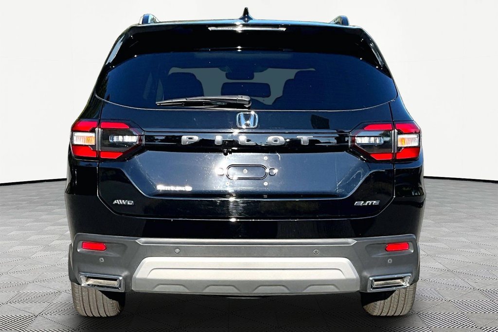 Used 2025 Honda Pilot Elite image 6