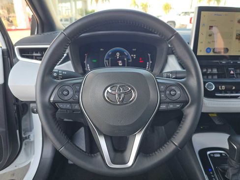 Certified 2025 Toyota Corolla SE w/ SE Premium Package FWD image 24