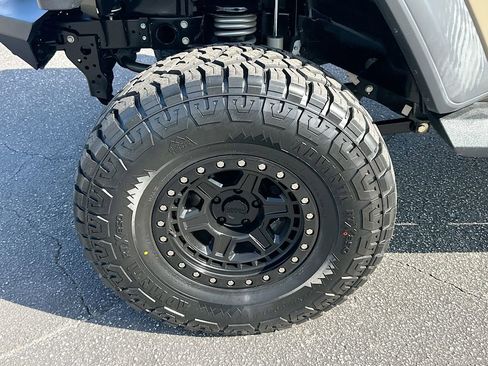 Used 2020 Jeep Gladiator Sport w/ Quick Order Package 24S image 30