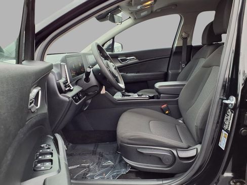 Used 2025 Kia Sportage LX image 22