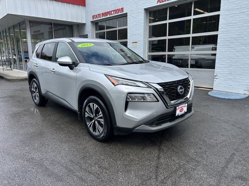 Used 2023 Nissan Rogue SV AWD/4WD image 2
