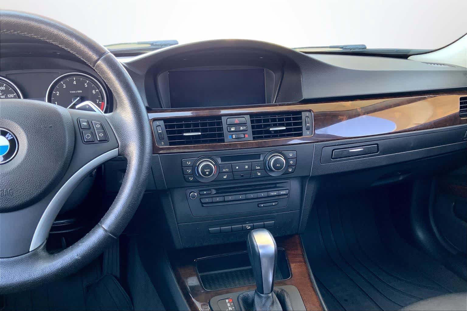 Used 2011 BMW 335i xDrive Sedan AWD/4WD image 14