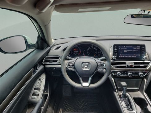 Used 2018 Honda Accord EX image 5