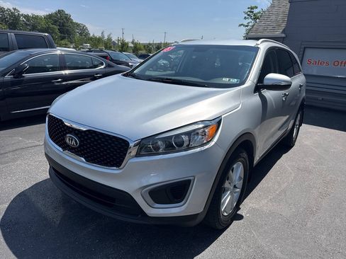 Used 2018 Kia Sorento AWD image 3