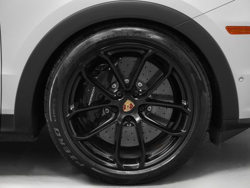 Certified 2025 Porsche Cayenne Turbo GT AWD/4WD image 20