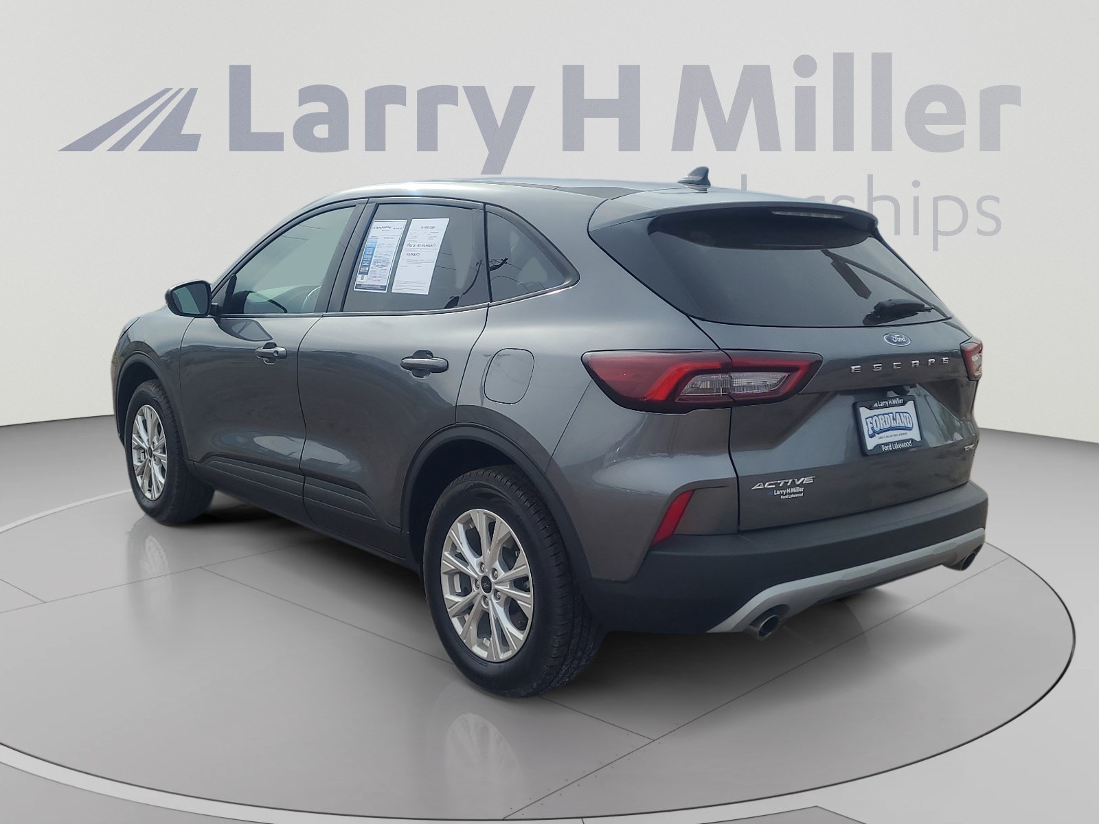 Used 2025 Ford Escape Active AWD/4WD image 3