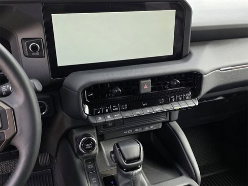 Used 2024 Toyota Land Cruiser image 9