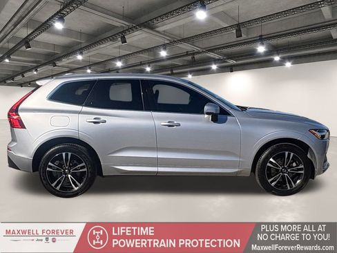 Used 2021 Volvo XC60 T5 Momentum w/ Premium Package image 17