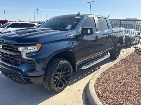 Used 2022 Chevrolet Silverado 1500 LT Trail Boss w/ LT Trail Boss Premium Package AWD/4WD image 1