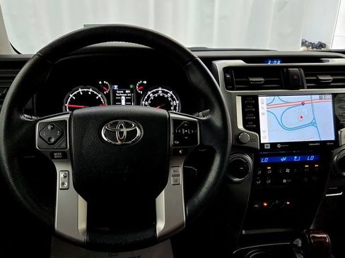 Used 2022 Toyota 4Runner Limited AWD/4WD image 19