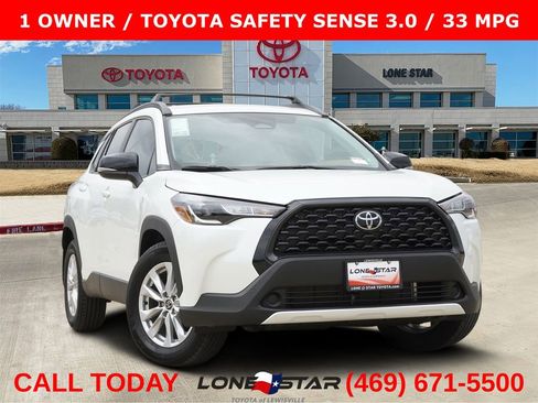 Used 2025 Toyota Corolla Cross LE FWD image 1